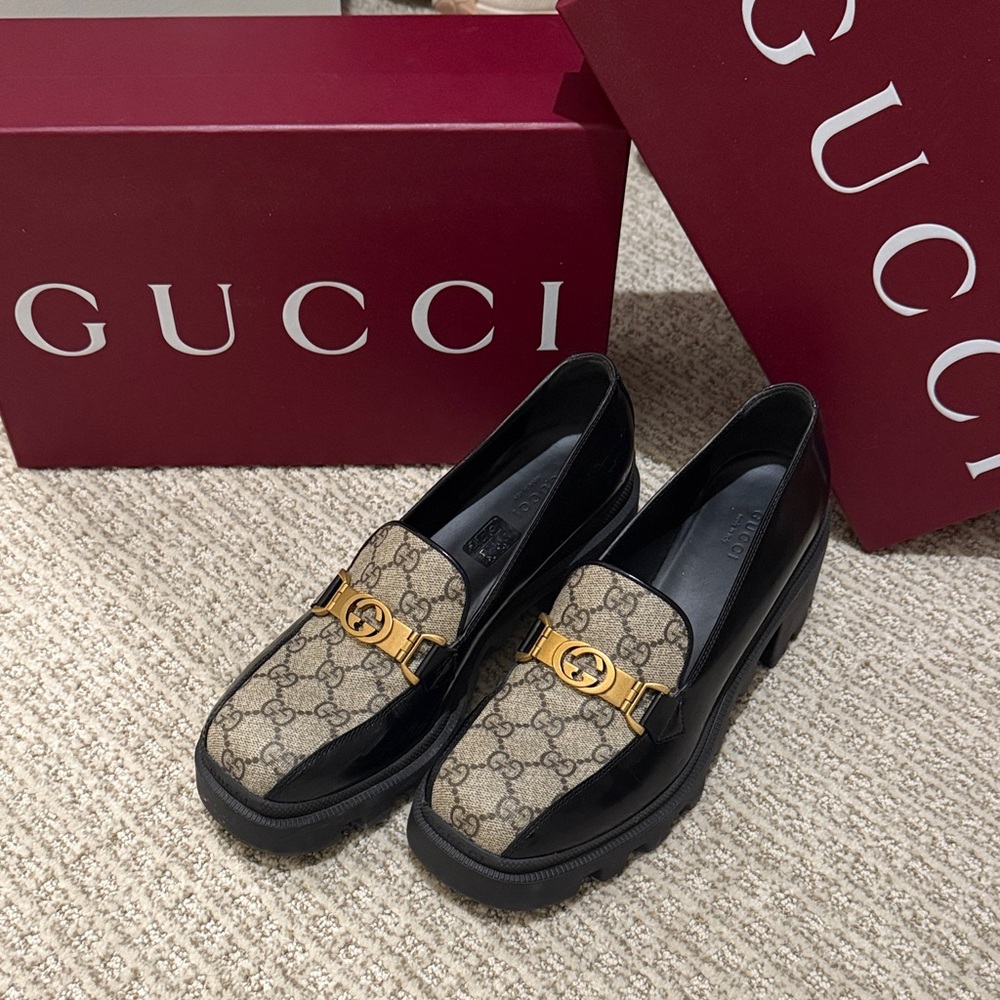 Gucci Women's Black and Beige Loafers with Gold Accent